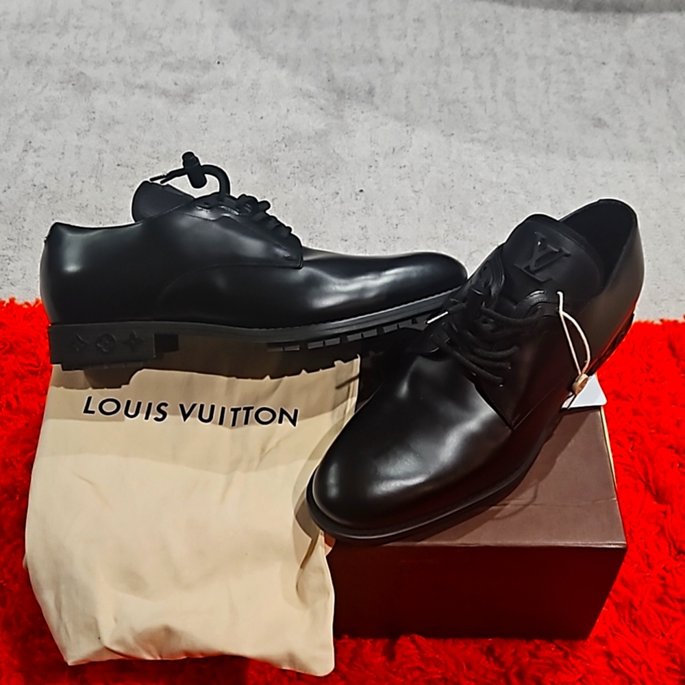 Louis Vuitton men shoes